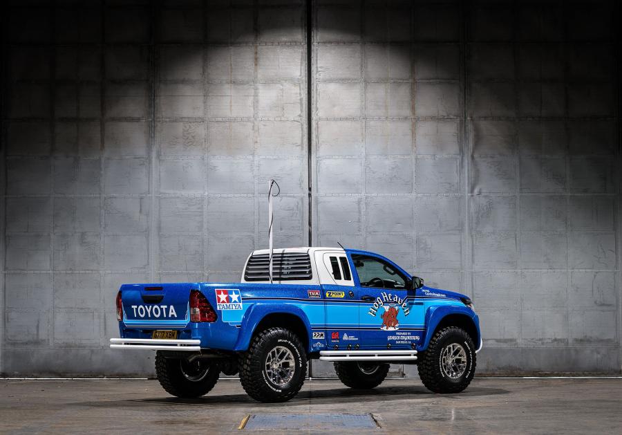  Toyota Hilux Xtra Cab Bruiser by Arctic Trucks 2017 года  (фото 10 из 21)